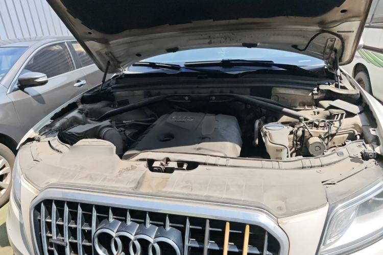 Used Audi Q5 2013 40 TFSI Technology Edition Engine Bay