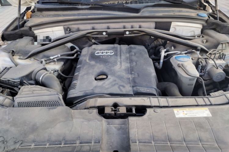 Used Audi Q5 2013 40 TFSI Technology Edition Engine Bay