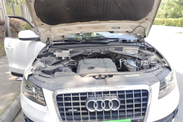 Used Audi Q5 2013 40 TFSI Technology Edition Engine Bay