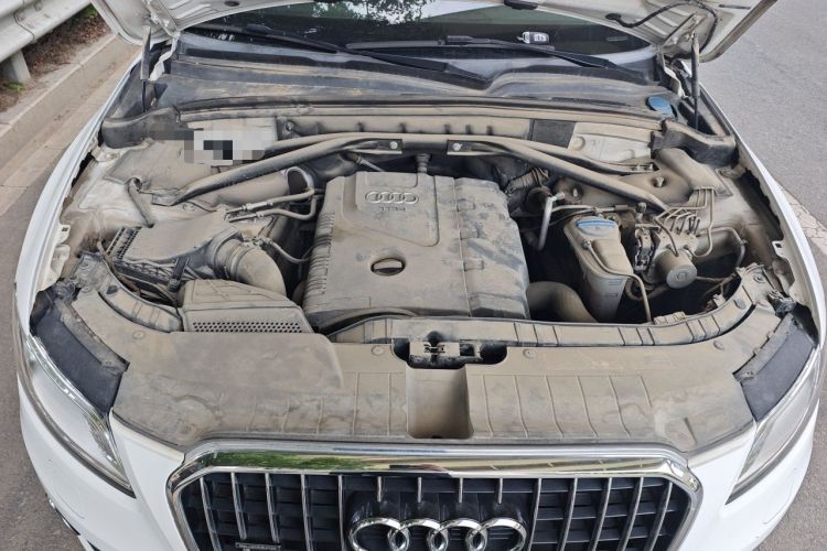 Used Audi Q5 2013 40 TFSI Technology Edition Engine Bay