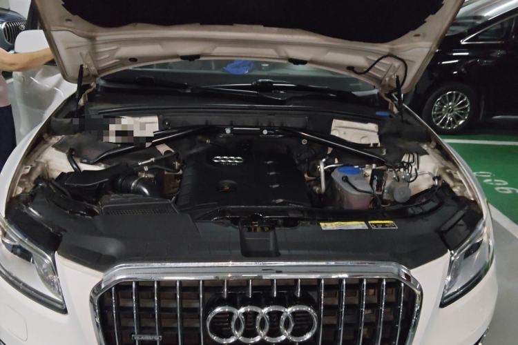 Used Audi Q5 2013 40 TFSI Technology Edition Engine Bay