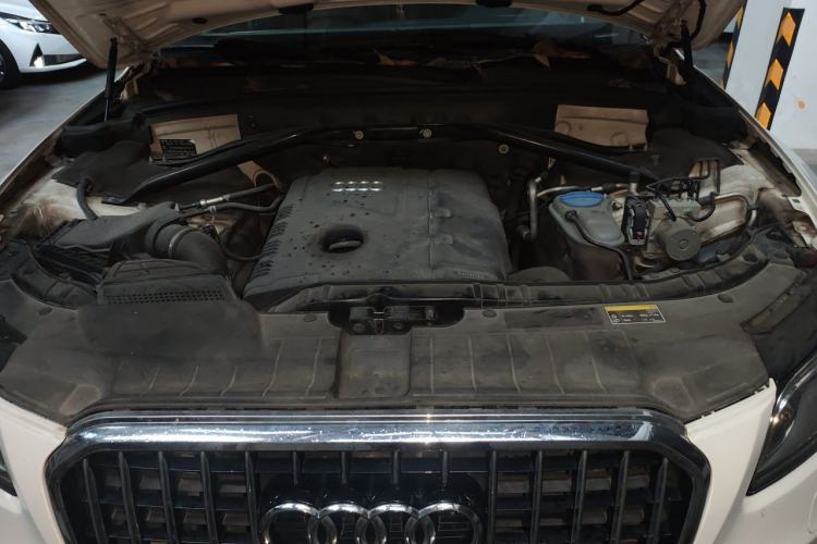 Used Audi Q5 2013 40 TFSI Technology Edition Engine Bay