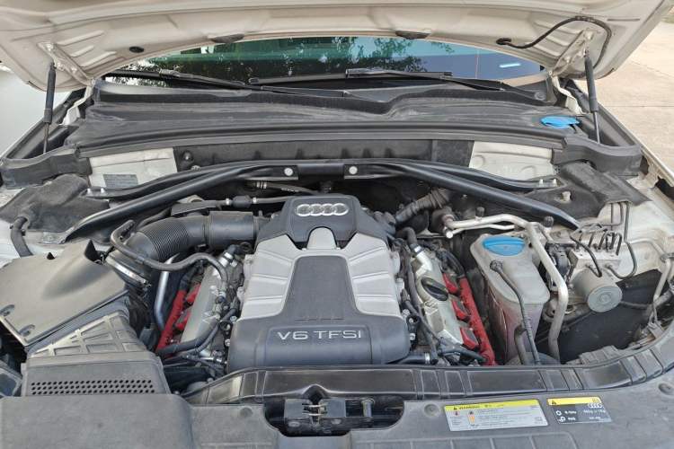 Used Audi Q5 2013 45 TFSI quattro Sport Edition Engine Bay
