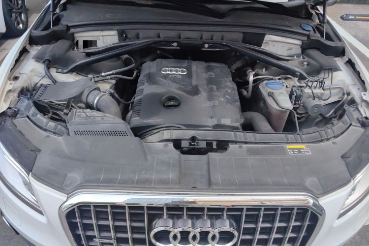 Used Audi Q5 2013 40 TFSI Technology Edition Engine Bay