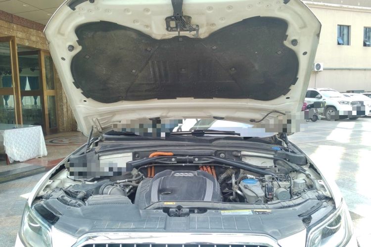 Used Audi Q5 2013 40 TFSI hybrid Engine Bay
