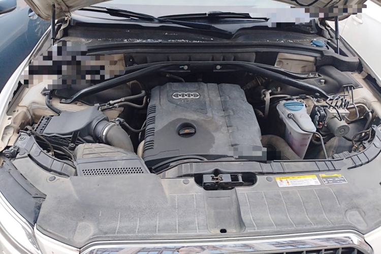 Used Audi Q5 2013 40 TFSI Ambition Engine Bay