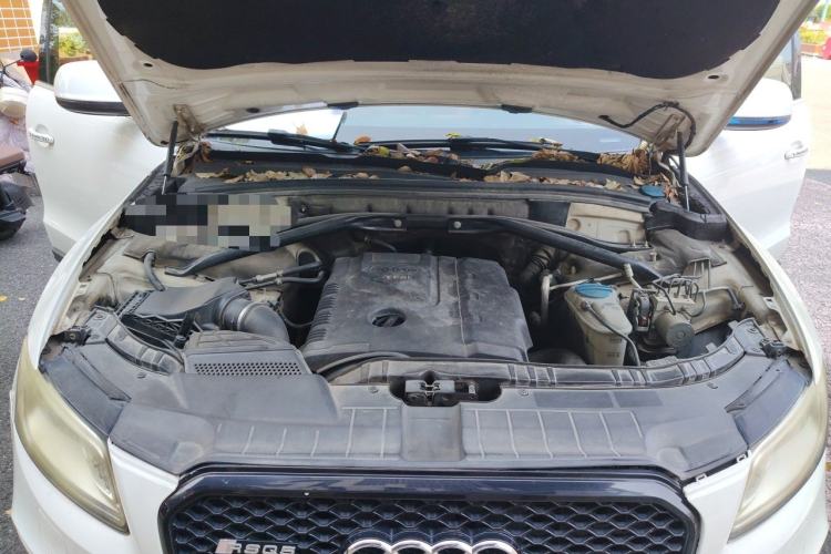 Used Audi Q5 2013 40 TFSI Comfort Edition Engine Bay
