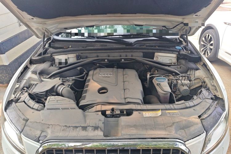 Used Audi Q5 2013 40 TFSI Ambition Engine Bay