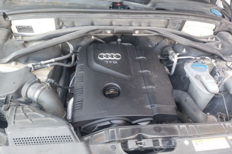 Used Audi Q5 2013 40 TFSI Technology Edition Engine Bay