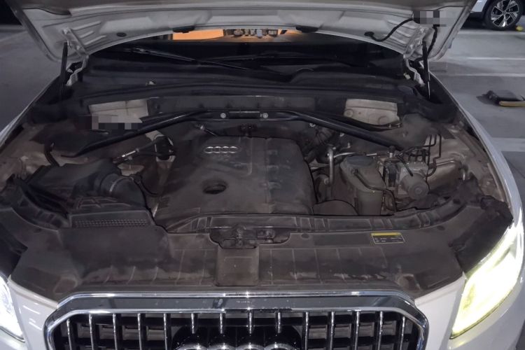 Used Audi Q5 2013 40 TFSI Technology Edition Engine Bay
