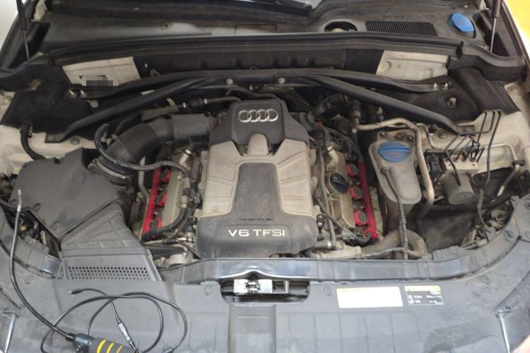Used Audi Q5 2013 45 TFSI quattro Sport Edition Engine Bay