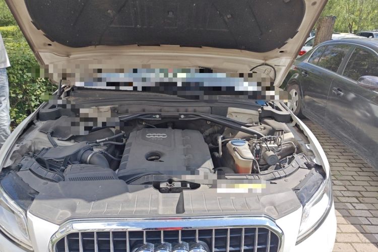 Used Audi Q5 2013 40 TFSI Comfort Edition Engine Bay