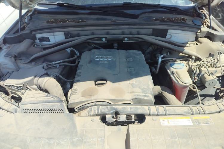 Used Audi Q5 2013 40 TFSI Ambition Engine Bay