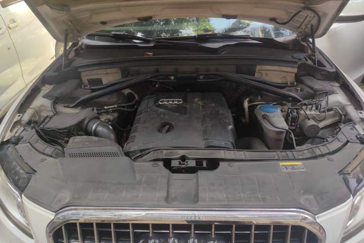Used Audi Q5 2013 40 TFSI Technology Edition Engine Bay