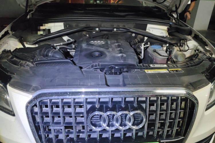 Used Audi Q5 2013 40 TFSI Technology Edition Engine Bay