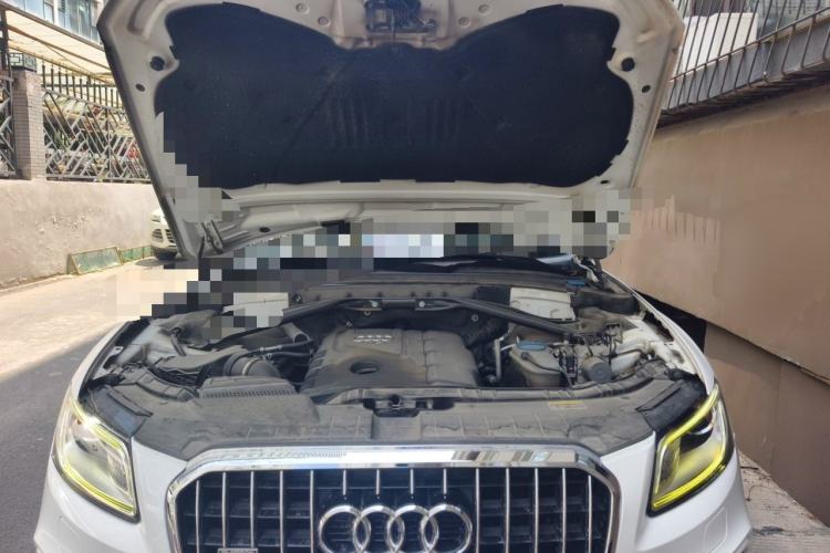 Used Audi Q5 2013 40 TFSI Comfort Edition Engine Bay