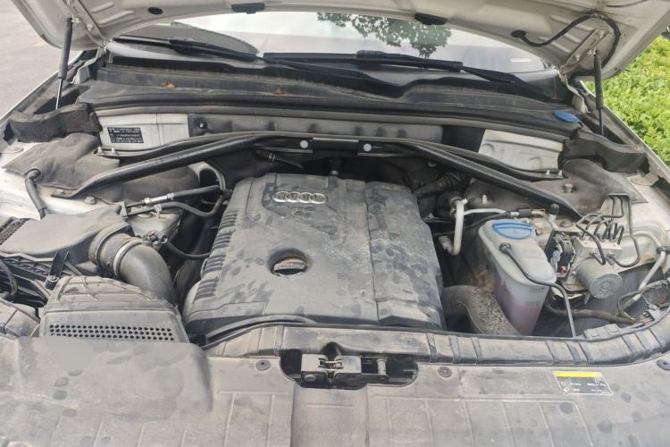 Used Audi Q5 2013 40 TFSI Technology Edition Engine Bay