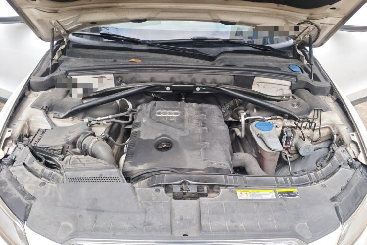 Used Audi Q5 2013 40 TFSI Ambition Engine Bay
