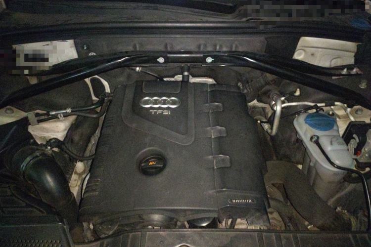 Used Audi Q5 2013 40 TFSI Technology Edition Engine Bay