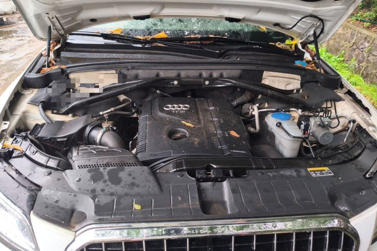 Used Audi Q5 2013 40 TFSI Technology Edition Engine Bay