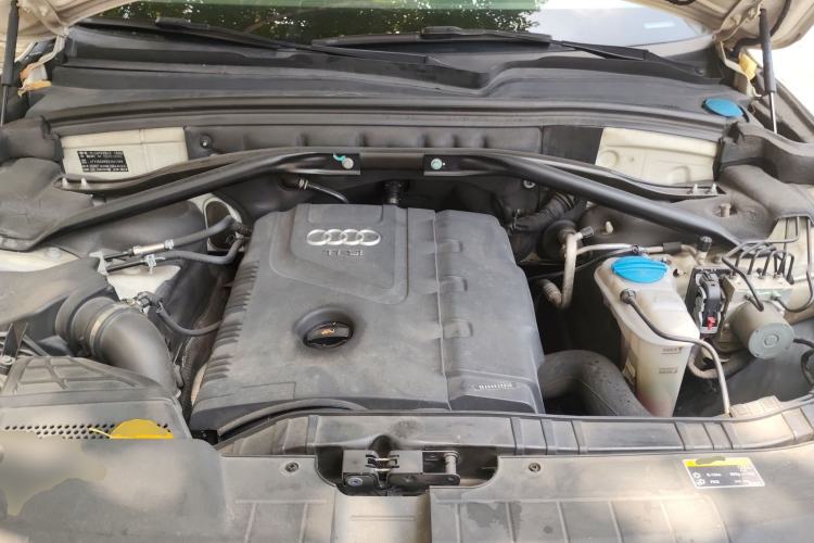 Used Audi Q5 2013 40 TFSI Technology Edition Engine Bay