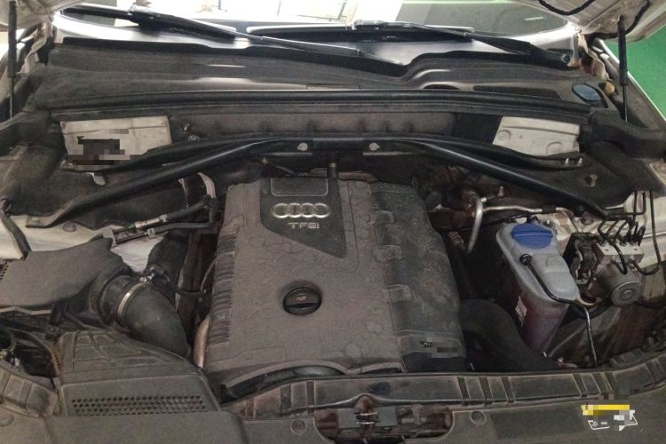 Used Audi Q5 2013 40 TFSI Technology Edition Engine Bay