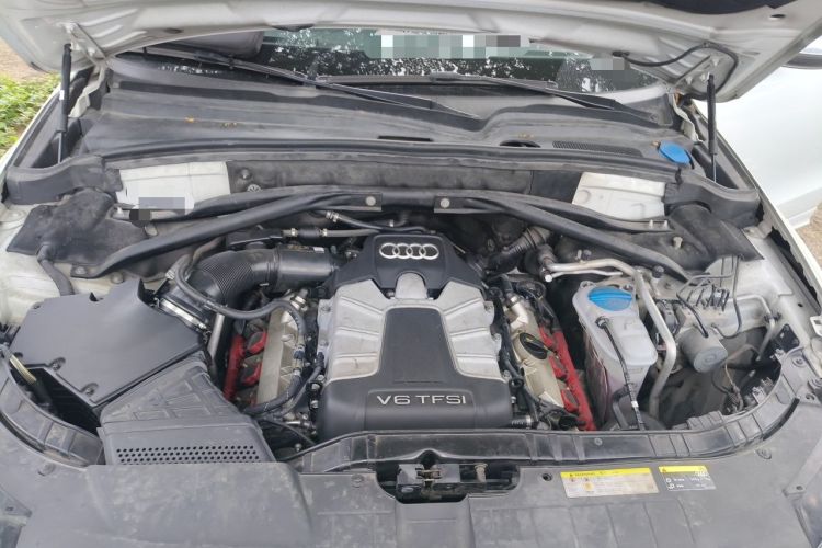 Used Audi Q5 2013 45 TFSI quattro Sport Edition Engine Bay