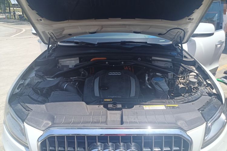 Used Audi Q5 2013 40 TFSI hybrid Engine Bay