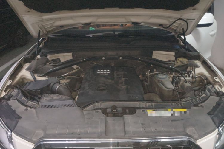 Used Audi Q5 2013 40 TFSI Comfort Edition Engine Bay
