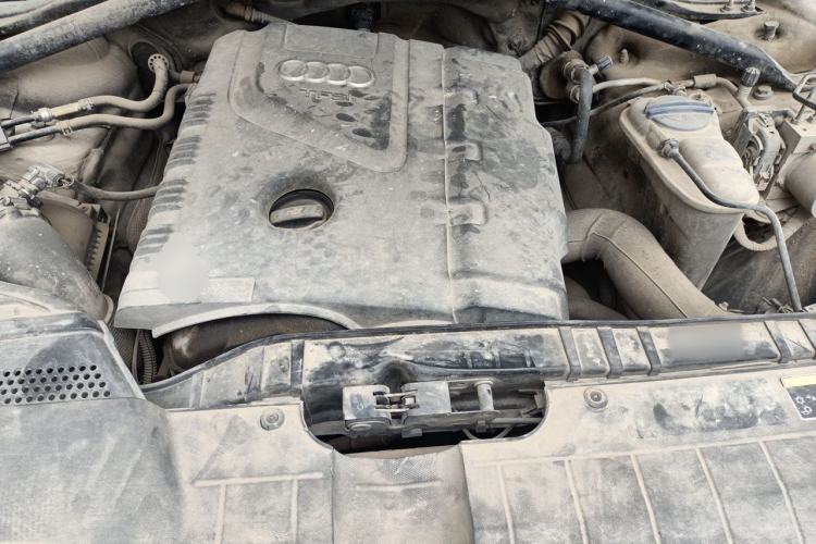 Used Audi Q5 2013 40 TFSI Technology Edition Engine Bay