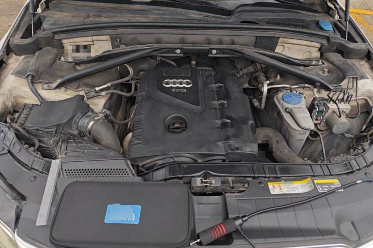 Used Audi Q5 2013 40 TFSI Technology Edition Engine Bay
