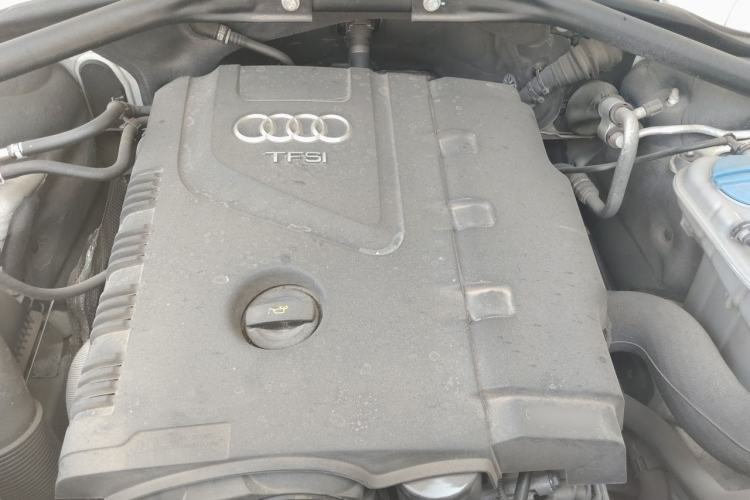 Used Audi Q5 2013 40 TFSI Ambition Engine Bay