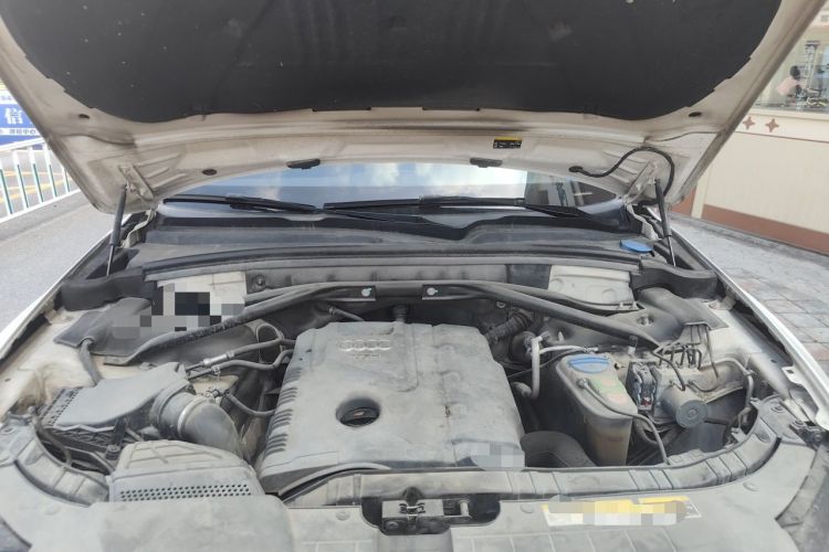 Used Audi Q5 2013 40 TFSI Ambition Engine Bay