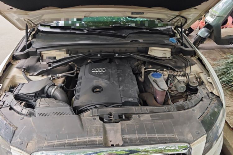 Used Audi Q5 2013 40 TFSI Technology Edition Engine Bay