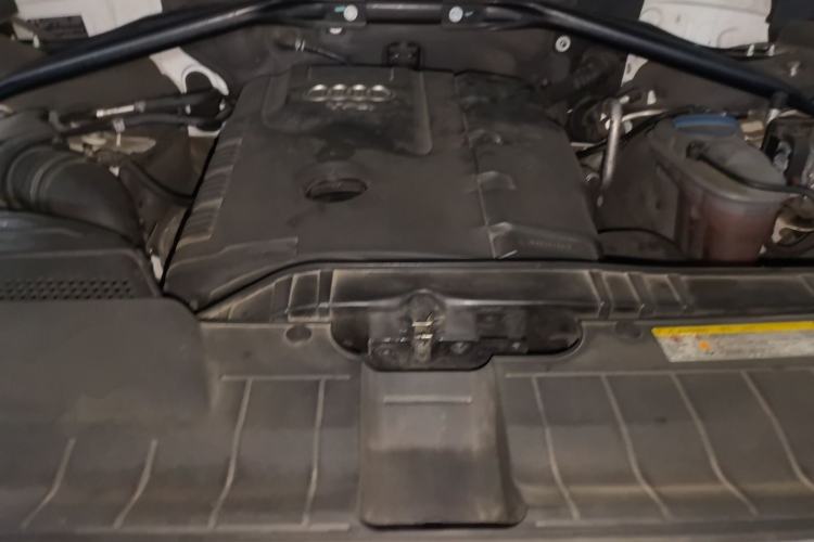Used Audi Q5 2013 40 TFSI Technology Edition Engine Bay