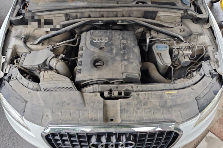 Used Audi Q5 2013 40 TFSI Technology Edition Engine Bay
