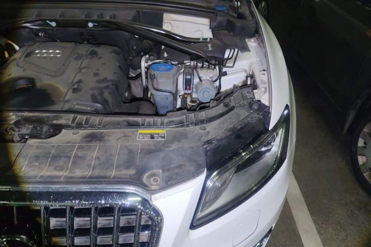 Used Audi Q5 2013 40 TFSI Comfort Edition Engine Bay Left