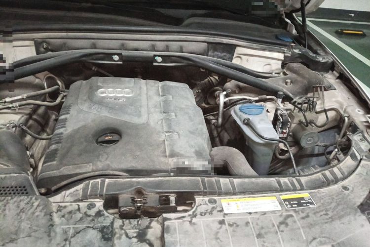 Used Audi Q5 2013 40 TFSI Ambition Engine Bay Left