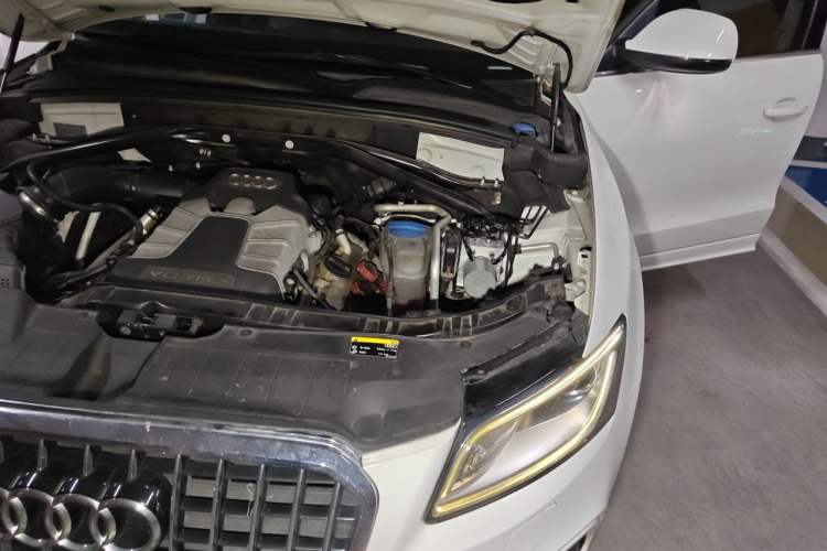 Used Audi Q5 2013 45 TFSI quattro Sport Edition Engine Bay Left
