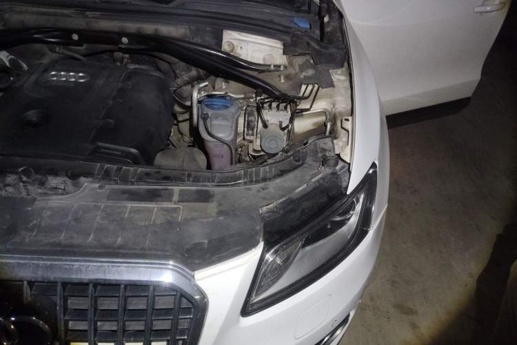 Used Audi Q5 2013 40 TFSI Technology Edition Engine Bay Left