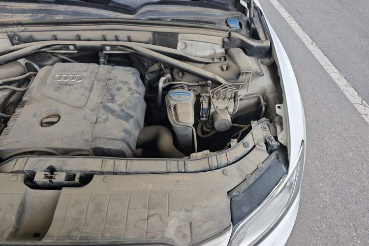Used Audi Q5 2013 40 TFSI Technology Edition Engine Bay Left