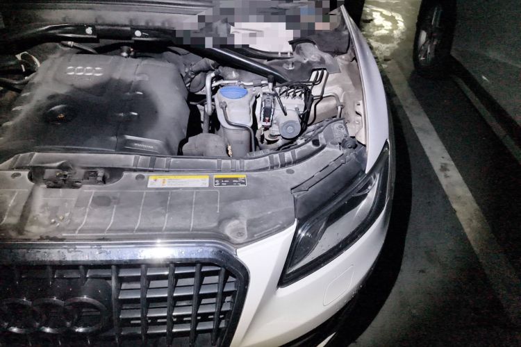 Used Audi Q5 2013 40 TFSI Technology Edition Engine Bay Left