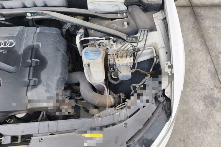Used Audi Q5 2013 40 TFSI Technology Edition Engine Bay Left