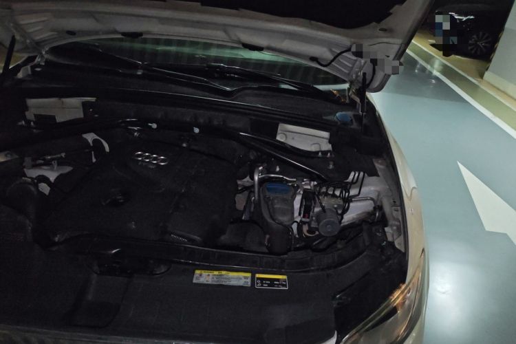 Used Audi Q5 2013 40 TFSI Technology Edition Engine Bay Left