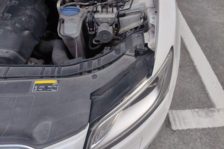 Used Audi Q5 2013 40 TFSI Technology Edition Engine Bay Left