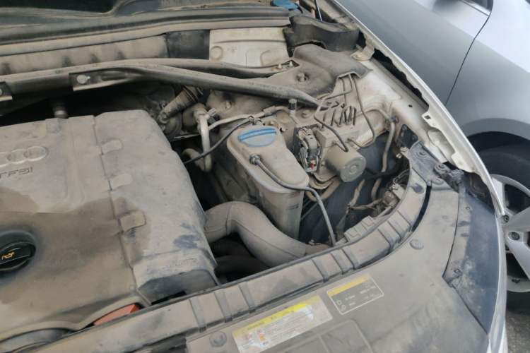 Used Audi Q5 2013 40 TFSI Technology Edition Engine Bay Left