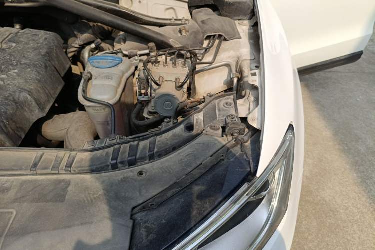 Used Audi Q5 2013 40 TFSI Dynamic Edition Engine Bay Left