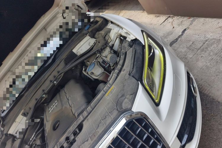 Used Audi Q5 2013 40 TFSI Comfort Edition Engine Bay Left