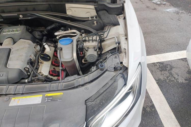 Used Audi Q5 2013 45 TFSI quattro Sport Edition Engine Bay Left