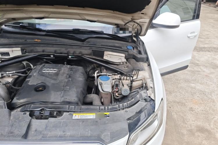 Used Audi Q5 2013 40 TFSI Ambition Engine Bay Left